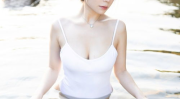 宇都宫紫苑写真图片,光影交织下的绝美演绎