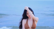 海滩惊现比基尼美女,游客视而不见，揭秘迈阿密海滩文化现象